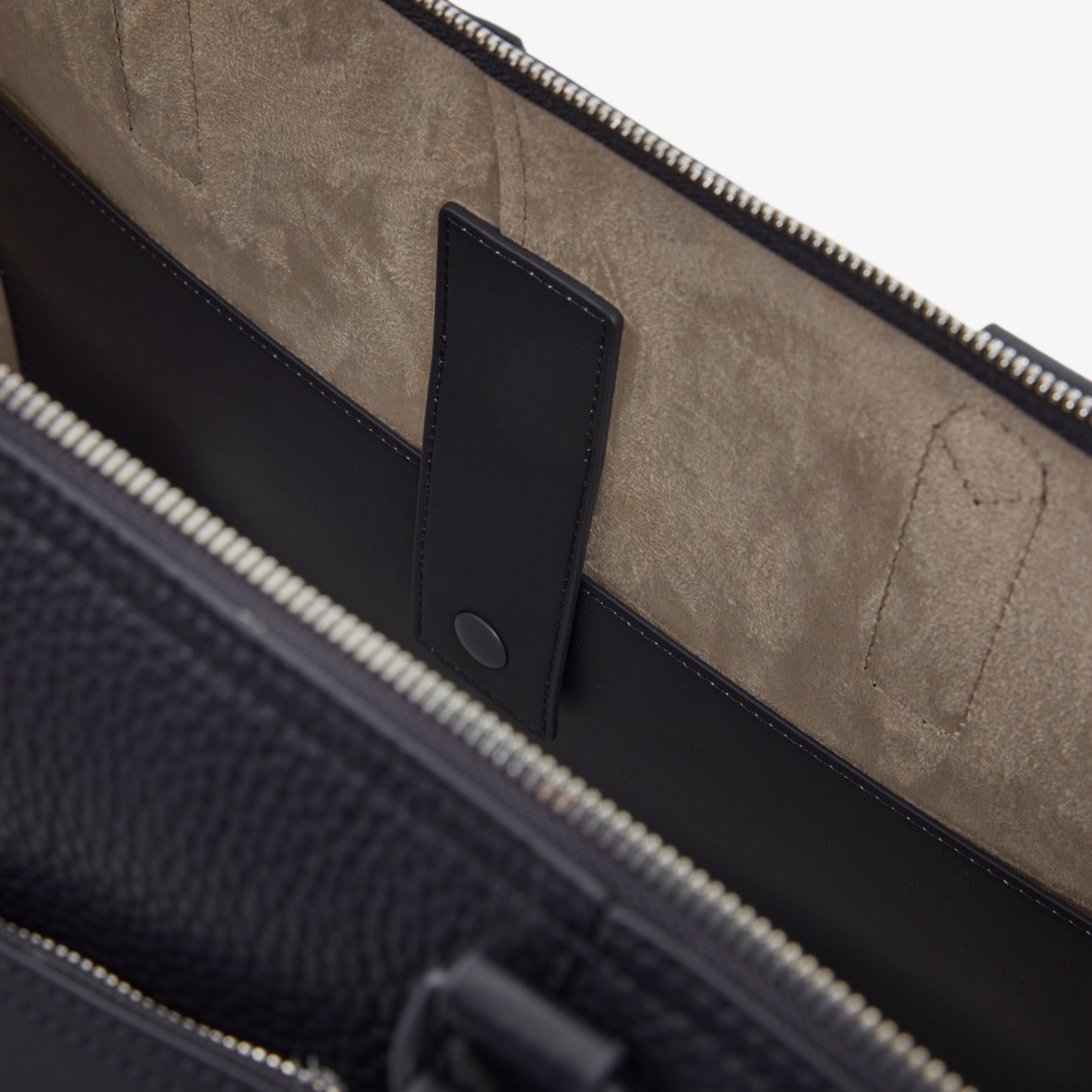 Εικόνα της Club Lacoste Grain Leather Weekend Τσάντα 